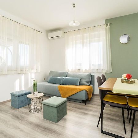 Sukošan Apartments Matilda מראה חיצוני תמונה