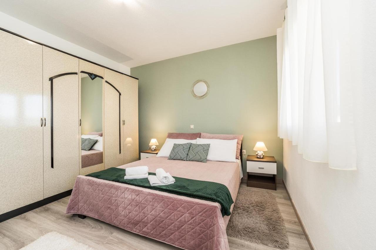 Sukošan Apartments Matilda מראה חיצוני תמונה