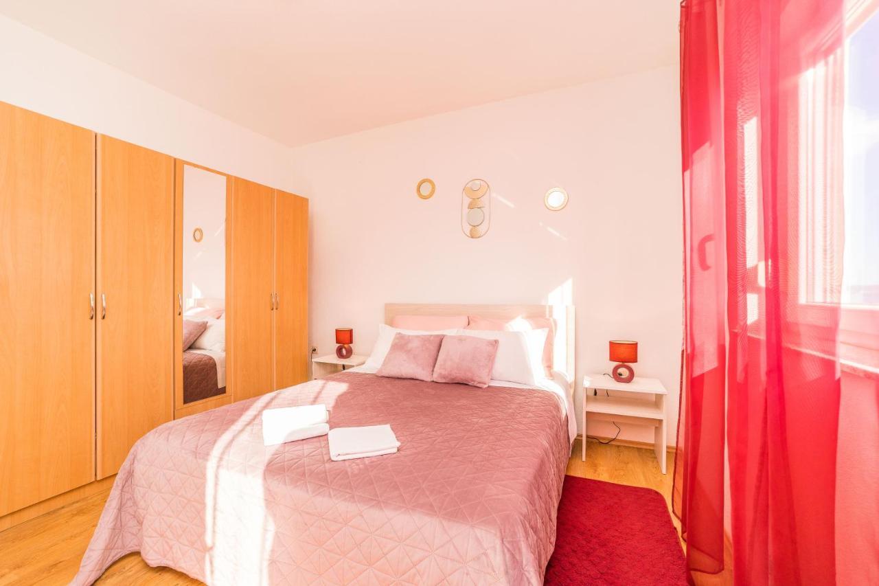 Sukošan Apartments Matilda מראה חיצוני תמונה